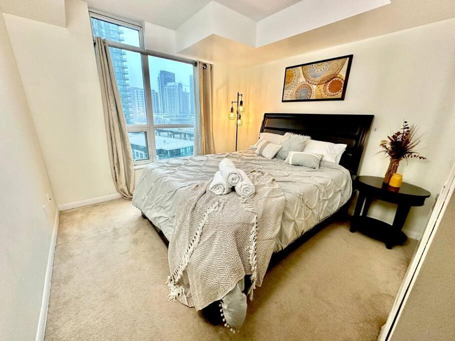 Lake View Apartment W/Parking! Toronto Kültér fotó
